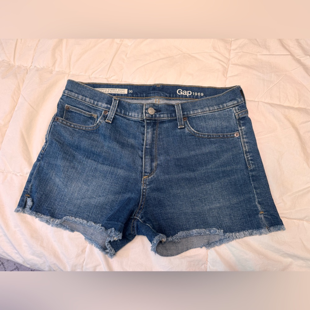 GAP Women's Distressed Denim Shorts - Blue Wash